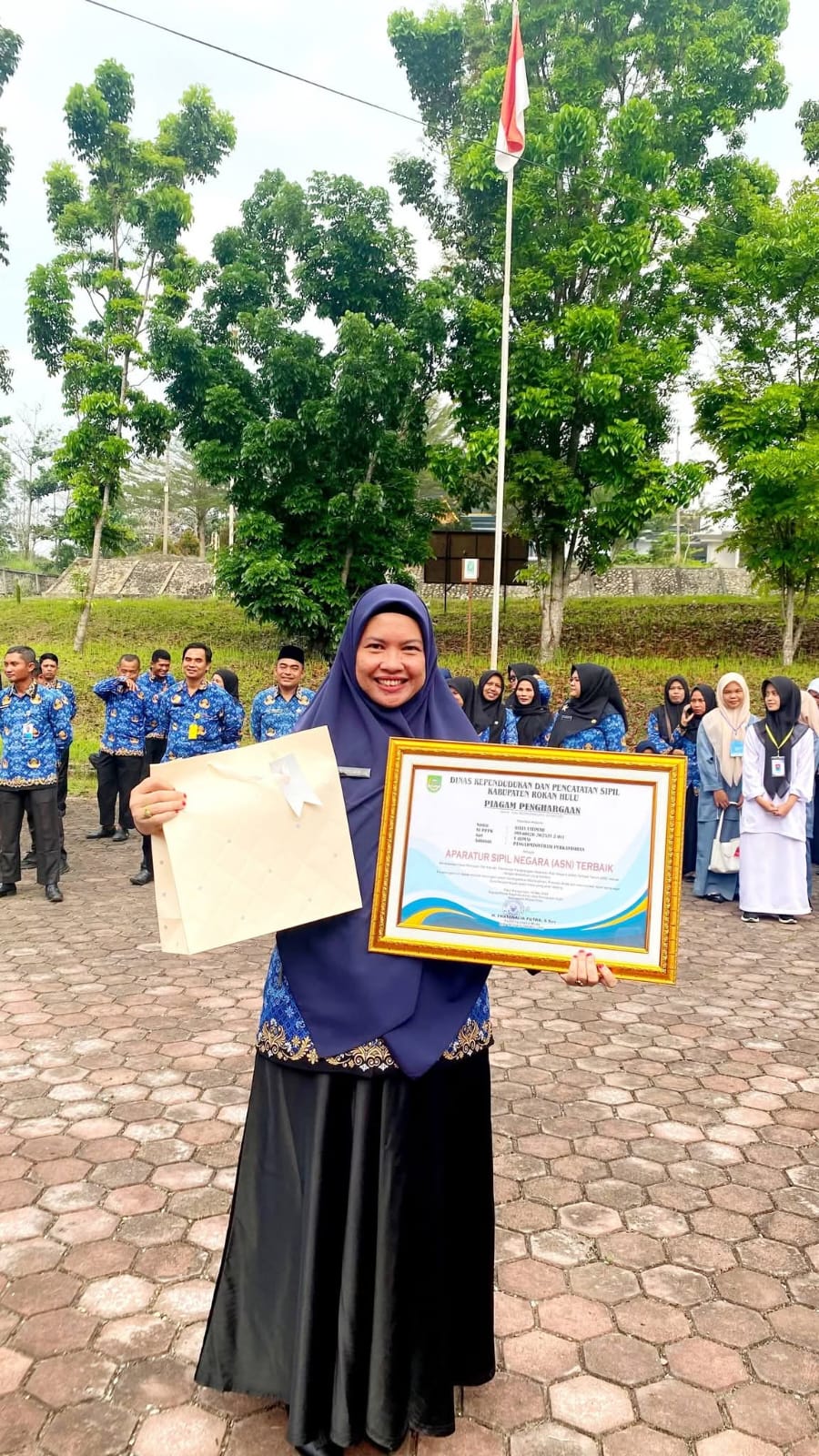 AULIA FATHIMAH RAIH ASN TERBAIK TAHUN 2025